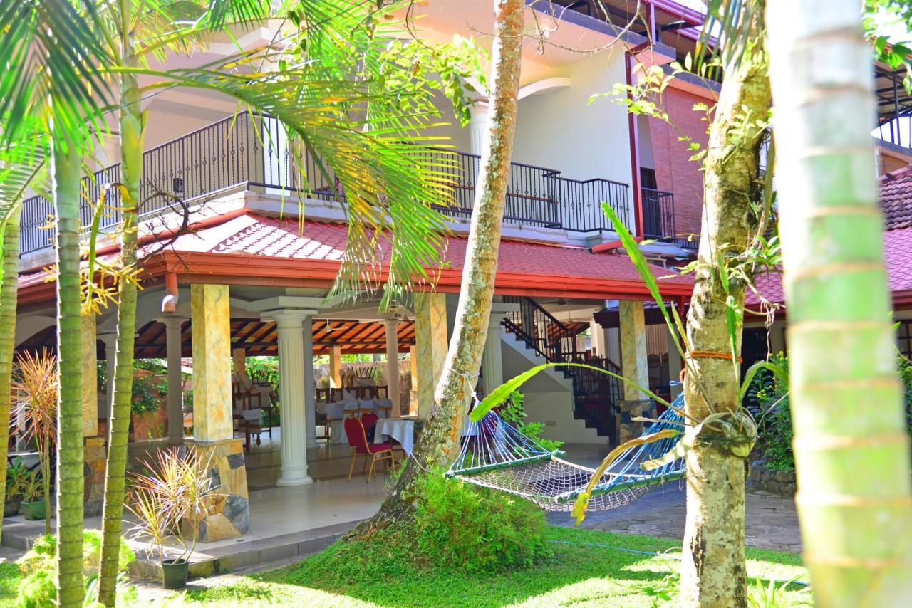 Little Villa Hotel Wadduwa Esterno foto