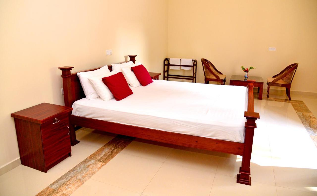 Little Villa Hotel Wadduwa Esterno foto