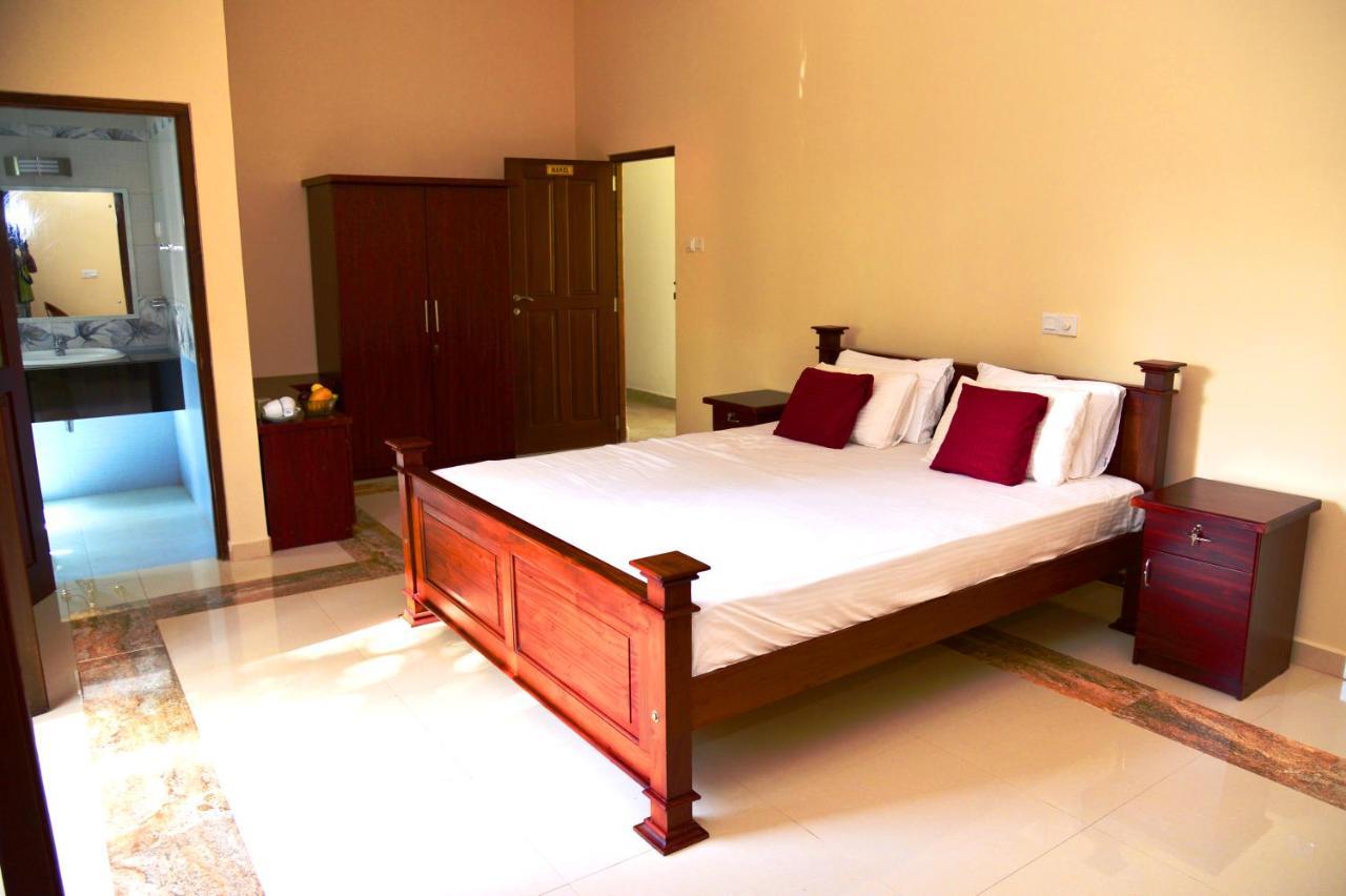 Little Villa Hotel Wadduwa Esterno foto
