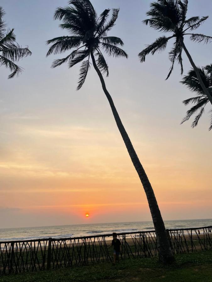Little Villa Hotel Wadduwa Esterno foto